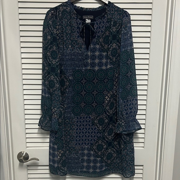 Jessica Howard Dresses & Skirts - Jessica Howard Patchwork Look Flowy Dress with Sheer Sleeves in Navy and Teal